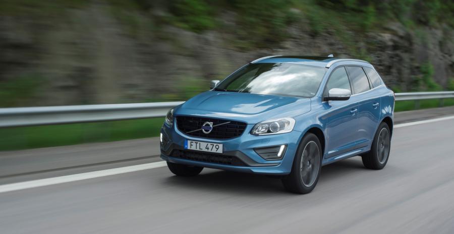  Volvo XC60 R-Design 2015 года  (фото 7 из 16)
